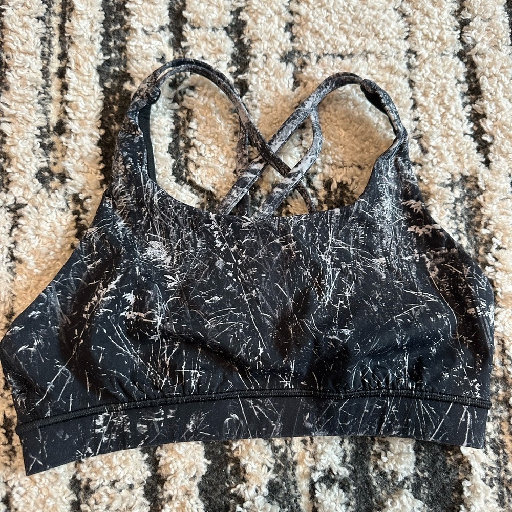 Lululemon size 8 energy bra